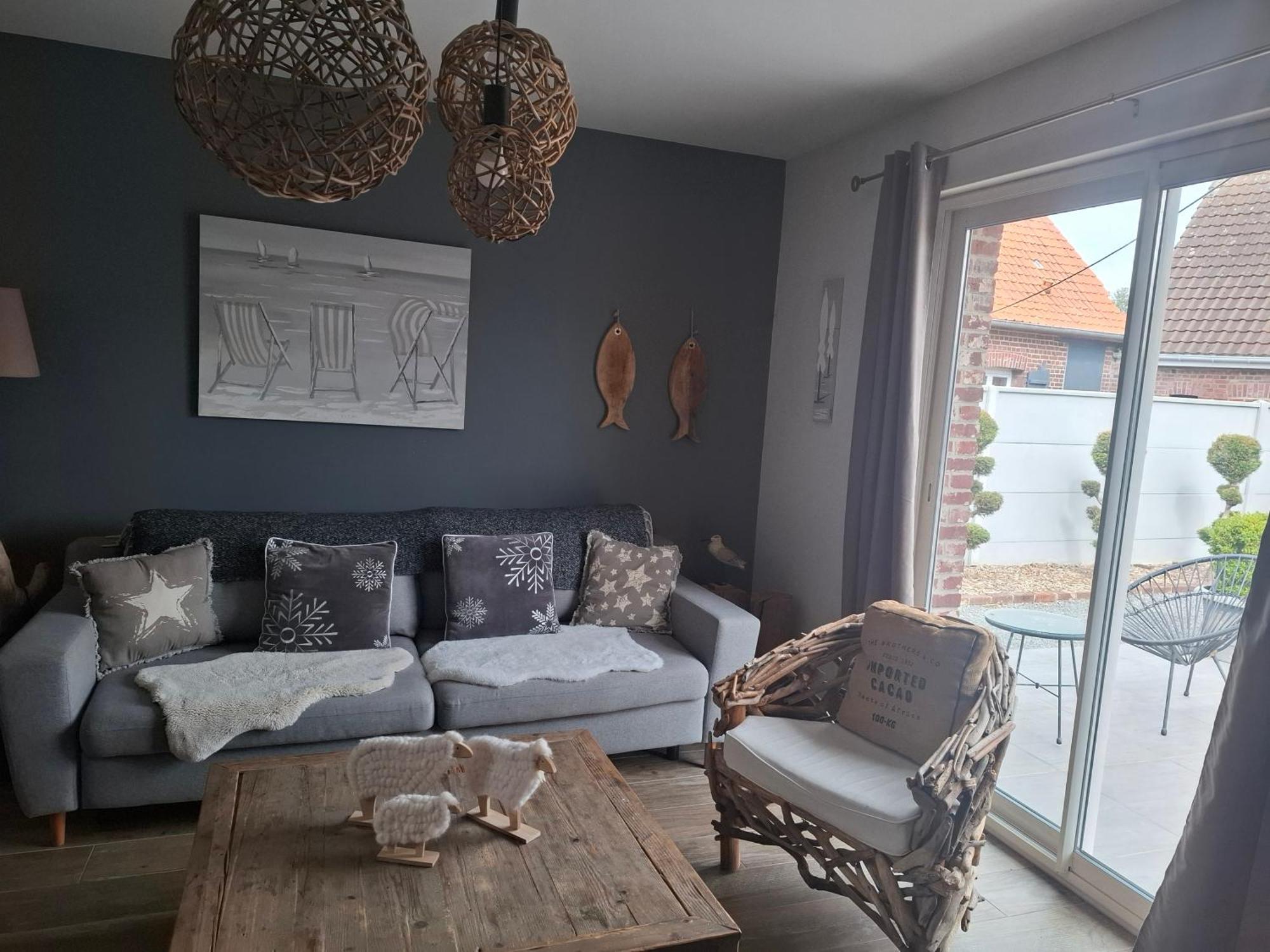 La Grange Apartment *